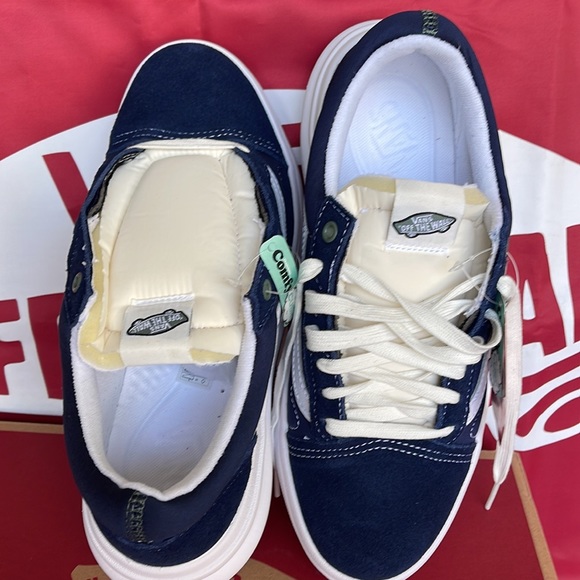 Vans Old Skool Over
Pop Color Dress Blues
VNOA7Q5ELKZ
WMNS platforms - sneakers - Picture 13 of 16